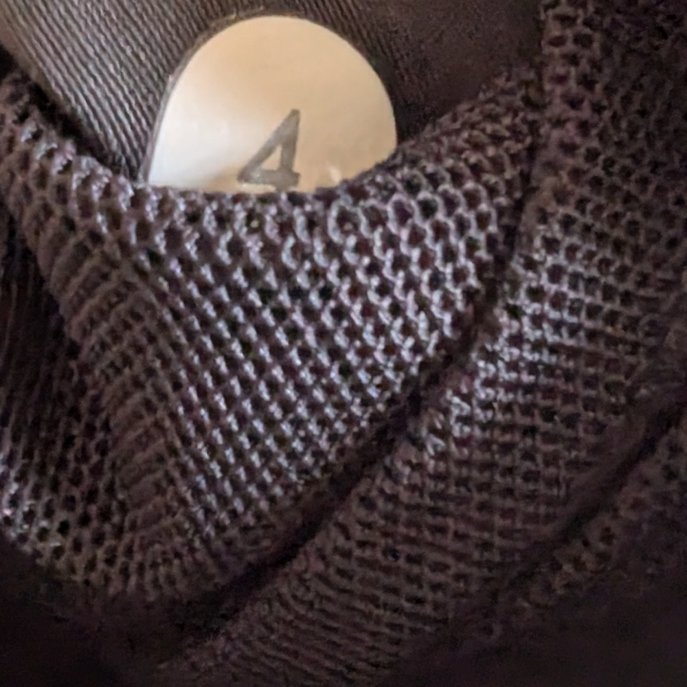 Lululemon &Go Keepsake Short Size 4 Black - image 8